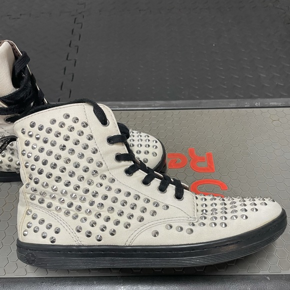 Dr. Martens Shorestud white spiked canvas shoes - Picture 4 of 16